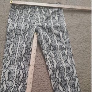 Wild Fable Women Snake Print Skinny Jeans Size 2 Black White High Rise